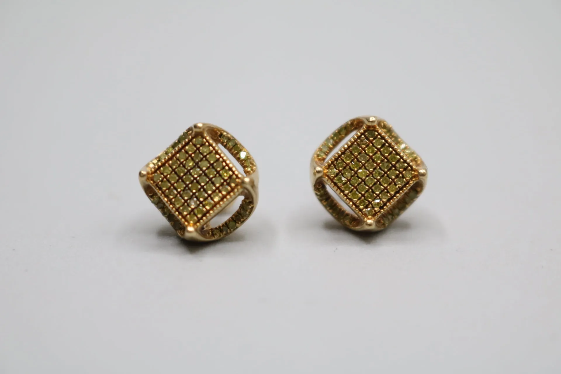 10K Yellow Gold Diamond Stud Earrings (0.56 CTW)