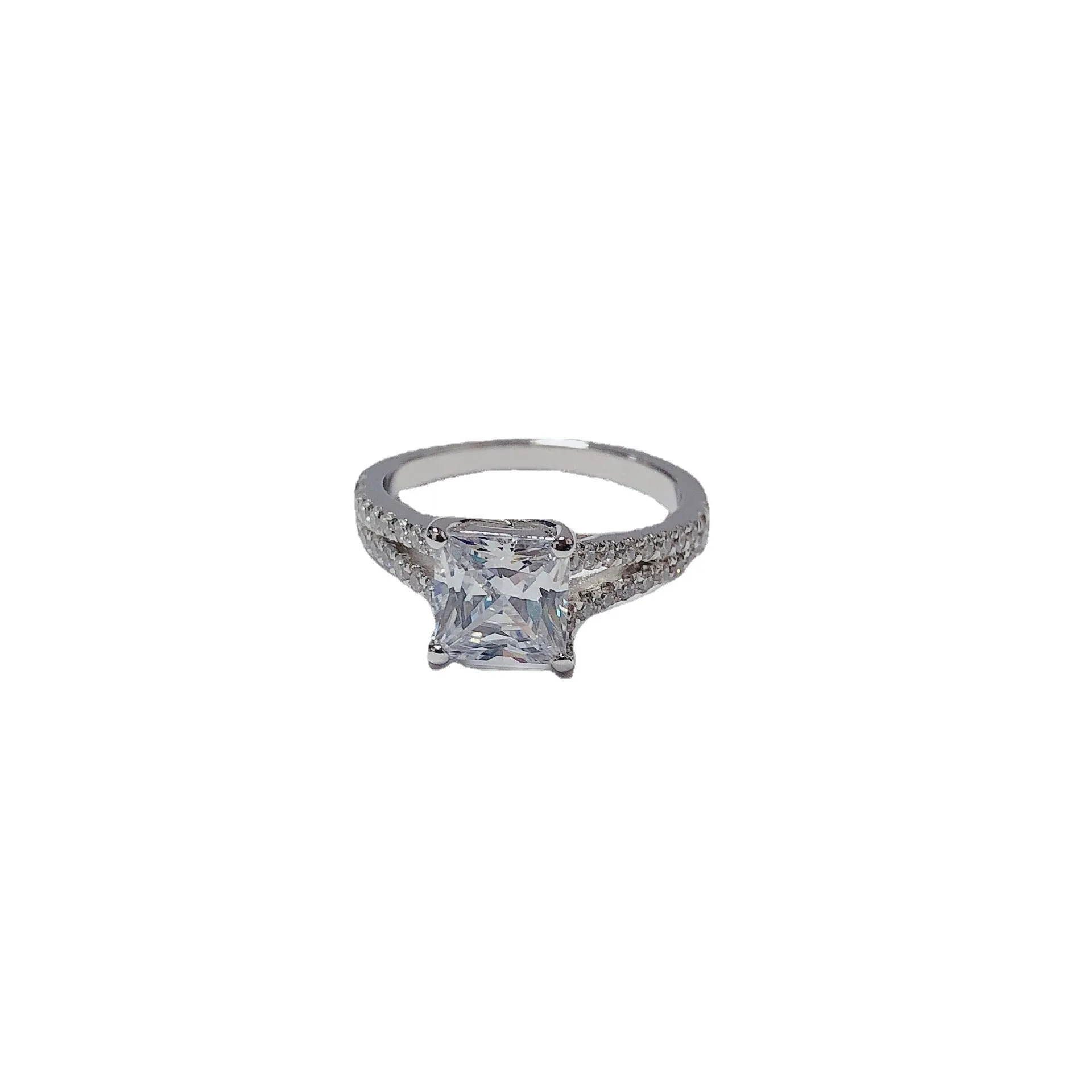 1.5 Carats Princess cut Moissanite Diamond Ring