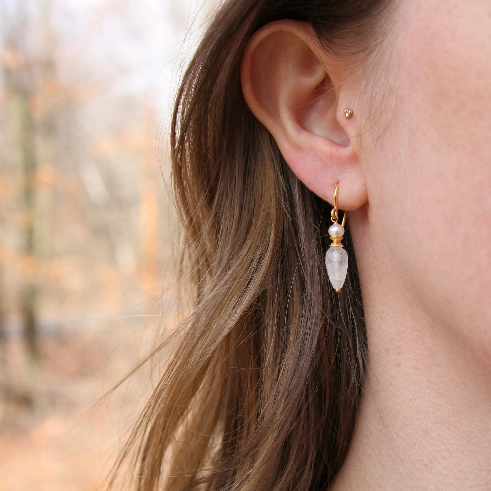 Rainbow Moonstone & White Pearl Earring