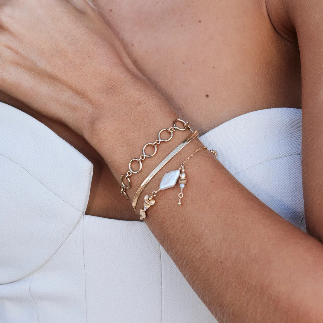 Ultra Fine Camelia Bracelet - Gold