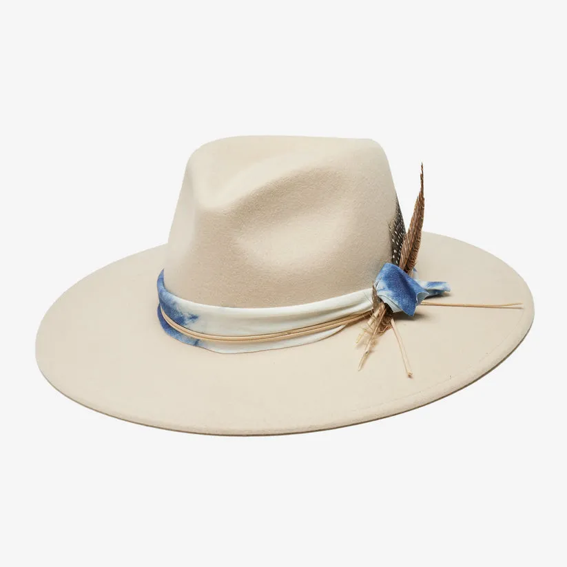 Woolen Whisper Fedora in Oatmeal